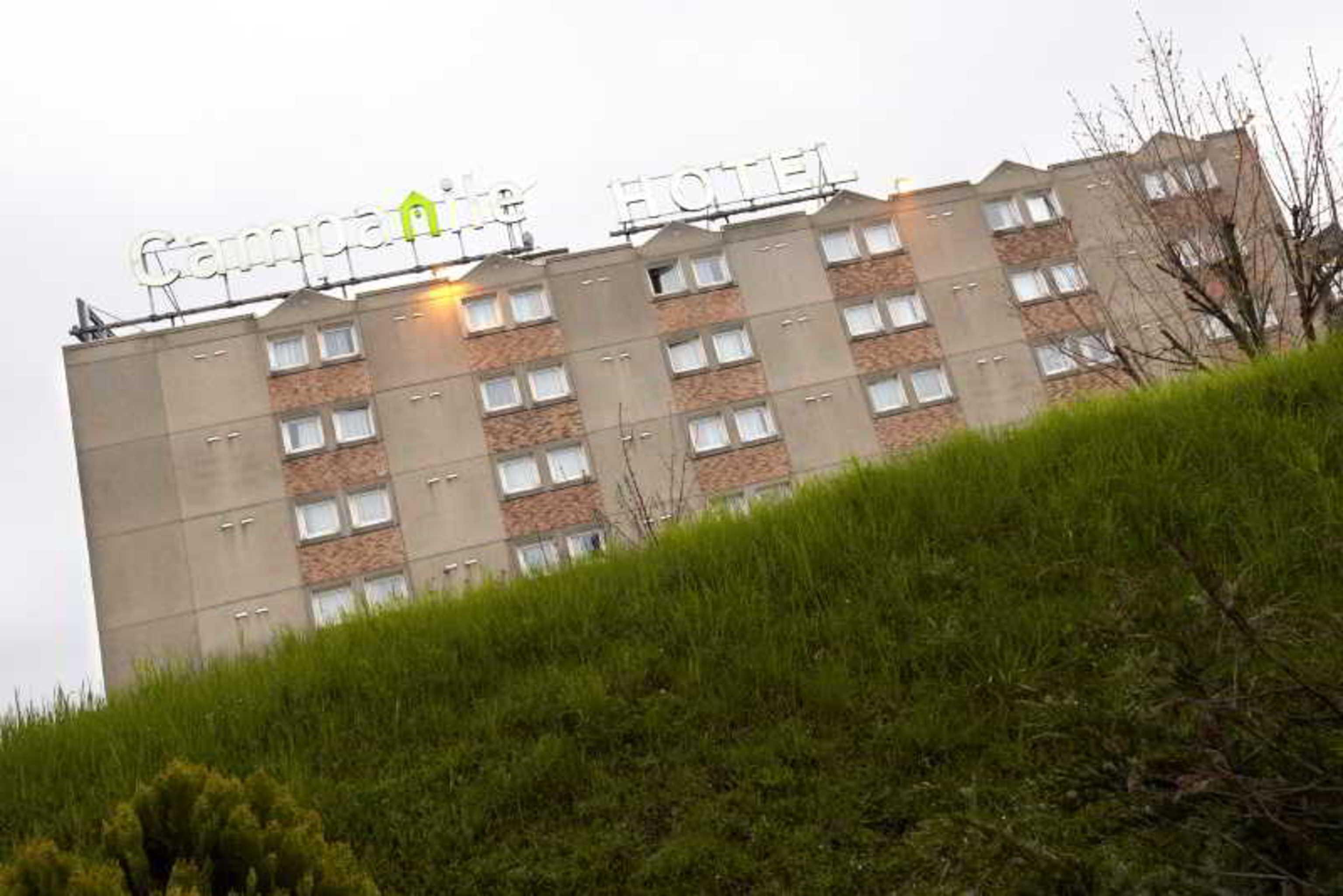 Hotel Campanile Paris Est Bobigny Exterior foto